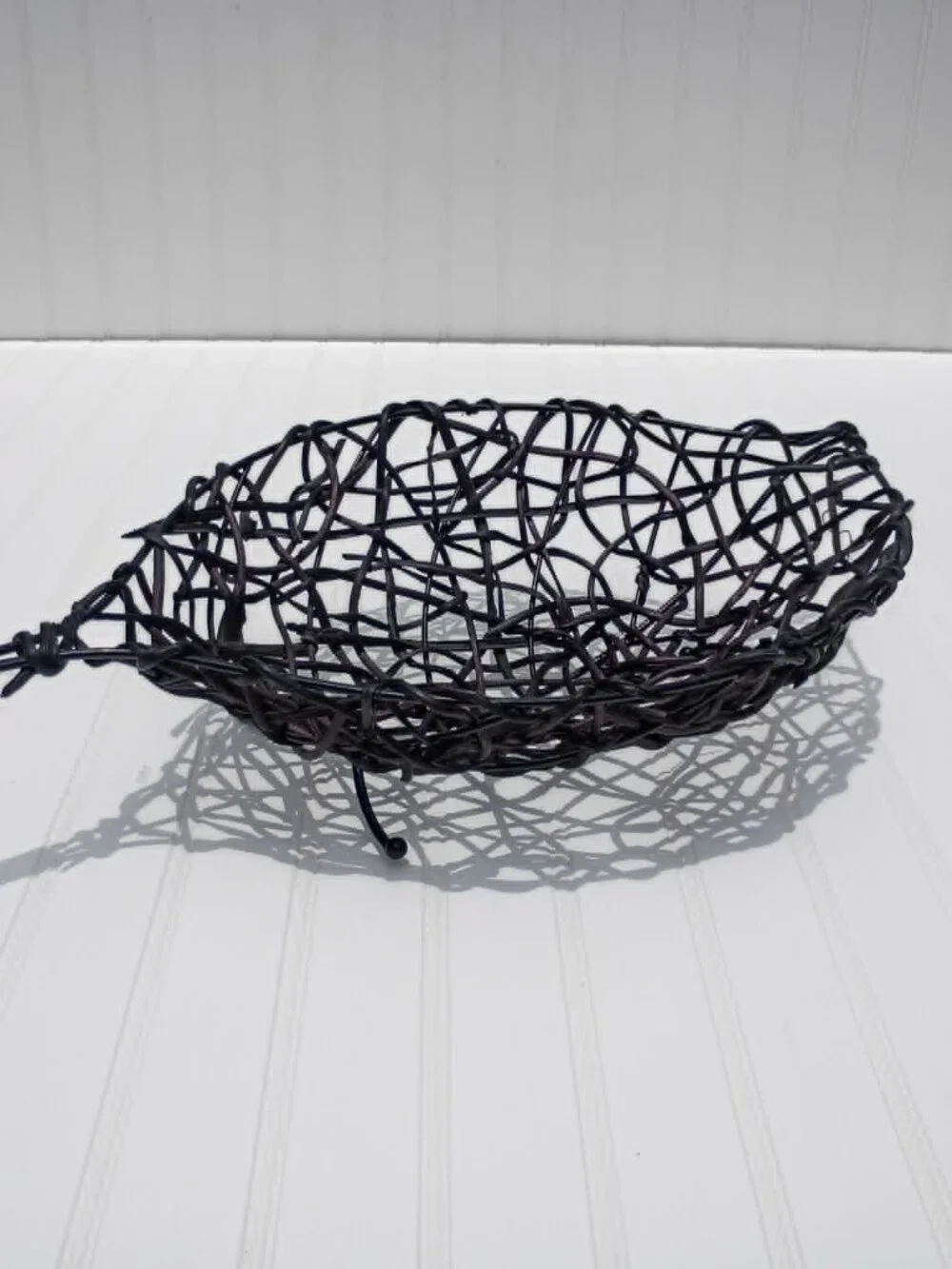 Vintage Wicker Leaf Shaped Basket Decorative Fruit Bowl Black Iron Legs 18
